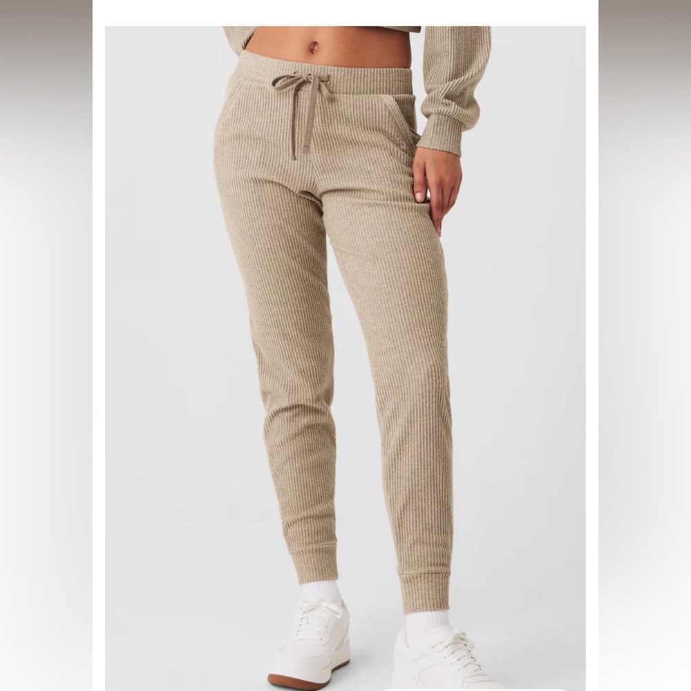 Alo muse sweatpants-“gravel” color.